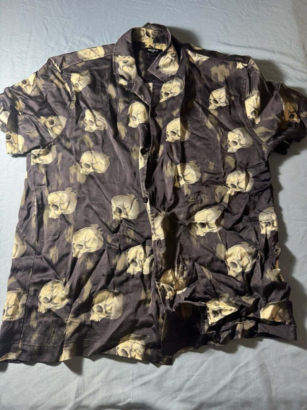 Forever 21 Men's Skull Print Button-Up Shirt